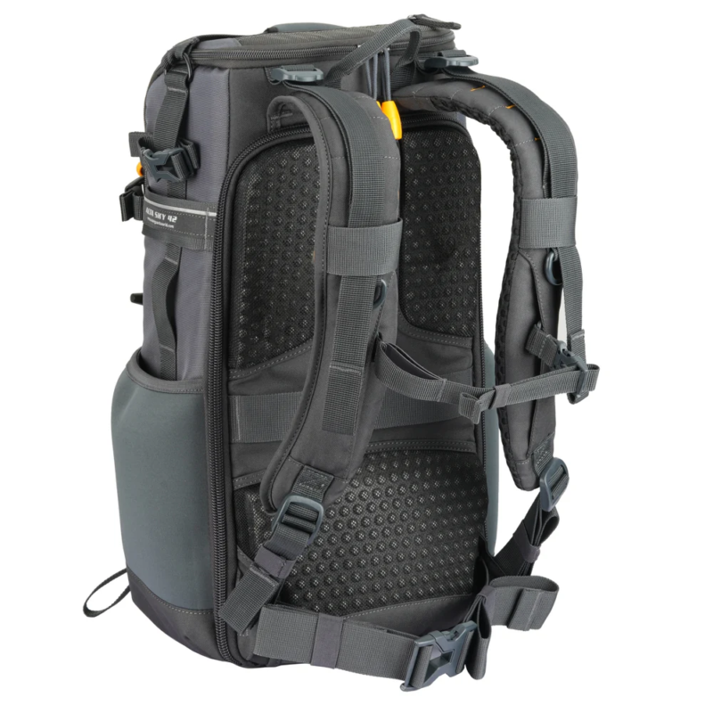 VANGUARD Alta Sky 42 Professional Camera Backpack - Image 3