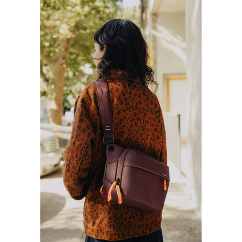 Peak Design BEDS-3-EP-3 Everyday Sling, Eclipse, 3L - Image 2