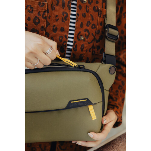 Peak Design BEDS-3-KP-3 Everyday Sling, Kelp, 3L - Image 2